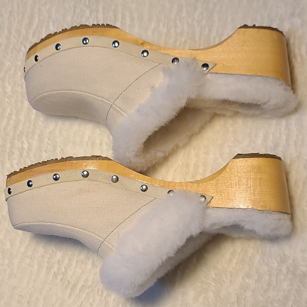 UGGS - Picture 6 of 10